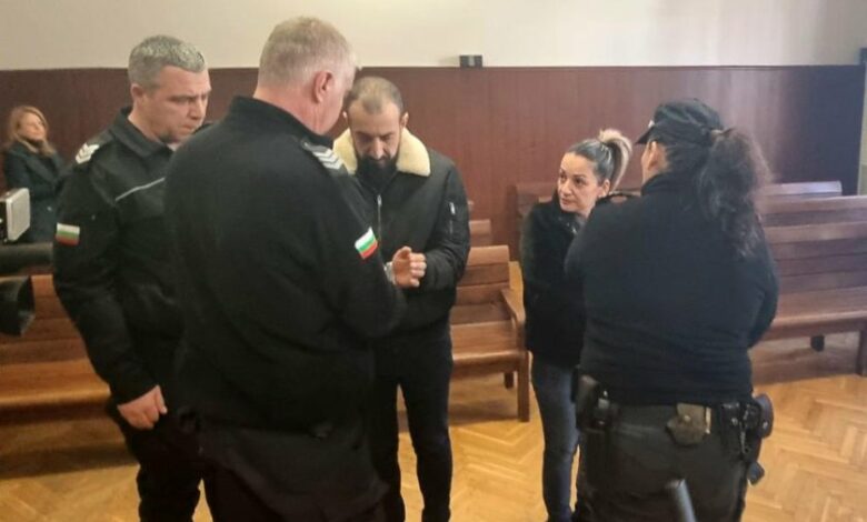 Оставиха в ареста румънец и българка за трафик на над 12 кг марихуана