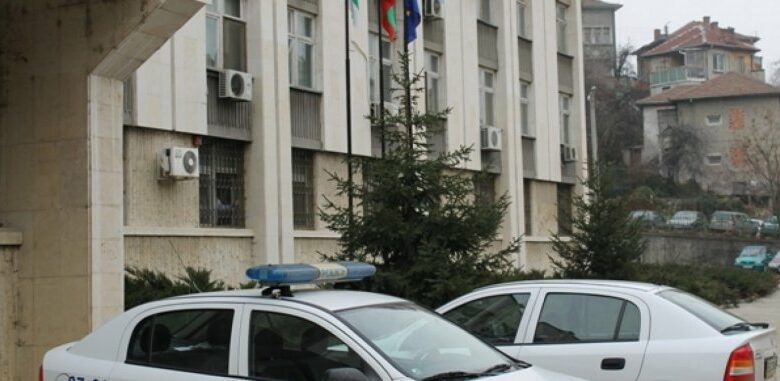 Дете падна от шестия етаж на жилищен блок в Габрово