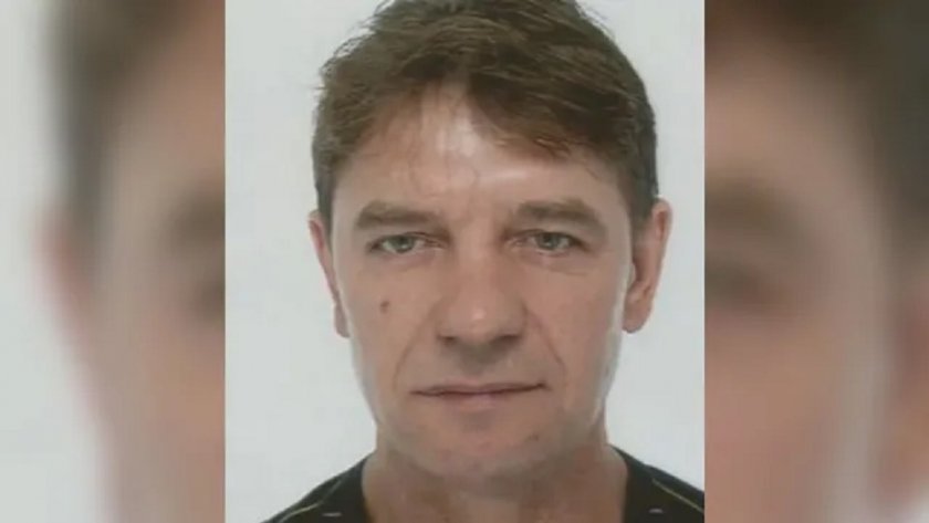 Издирват мъж за убийството на тричленно семейство в Германия