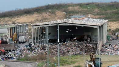 Биологични отпадъци се появиха в затворен магазин в Ямбол