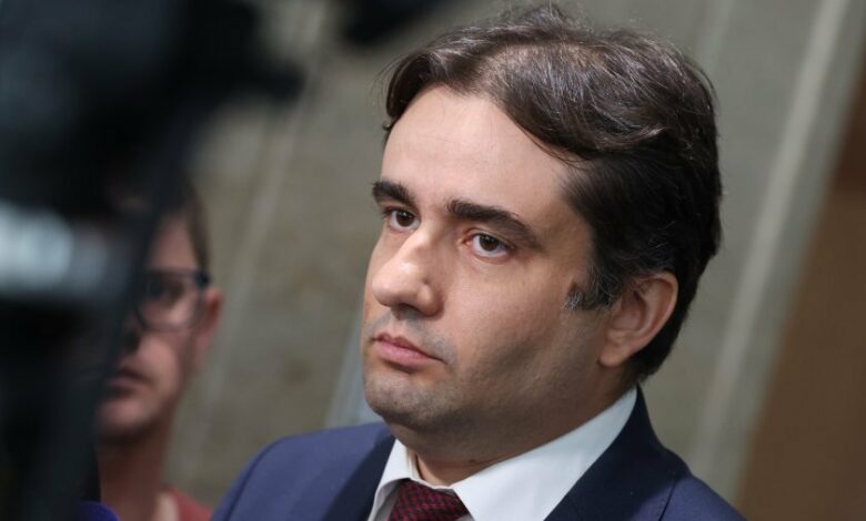 Божидар Божанов: Чадърът над канала с цигарите продължава