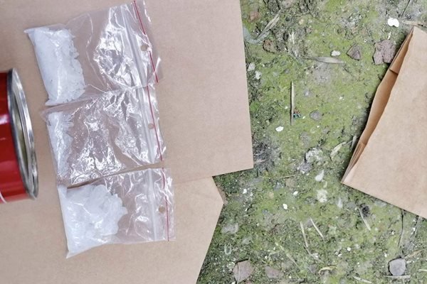 Деветима в ареста след акция на ГДБОП в Оряхово, иззеха наркотици и оръжие