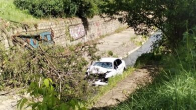 Младеж падна в река в София след катастрофа