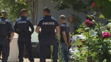 Отново насилие: Съпруг нападна жена си с чук и газов пистолет в Русе, блъсна нарочно колата ѝ