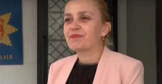 Русокоса психоложка спаси самоубиеца от Пловдив
