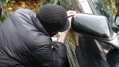 Крадци напръскаха с лютив спрей шофьор и му отмъкнаха 20 бона в София
