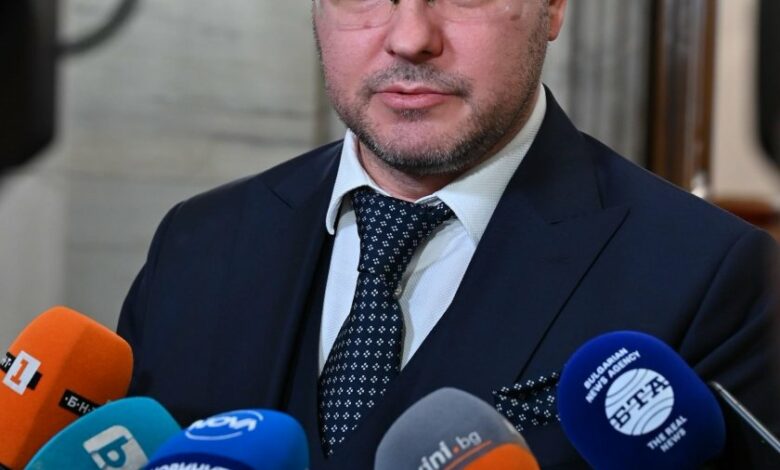 Митов обеща безкомпромисност срещу служители, нарушили закона