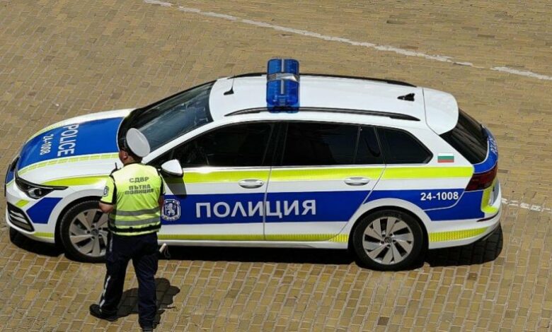 Пипнаха вандал, потрошил два микробуса на общината във Вършец