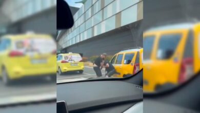 Сеир за минувачи: Таксиджии се млатиха пред бургаски мол (ВИДЕО)