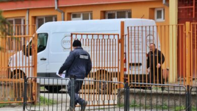 Задържаха младеж за бомбените заплахи към училища в Кърджали