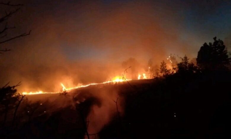 Пожарът в село Илинденци се разраства