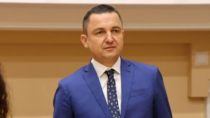 "Продължаваме промяната" внесе сигнал в Антикорупционната комисия срещу бившия кмет на Варна Иван Портних