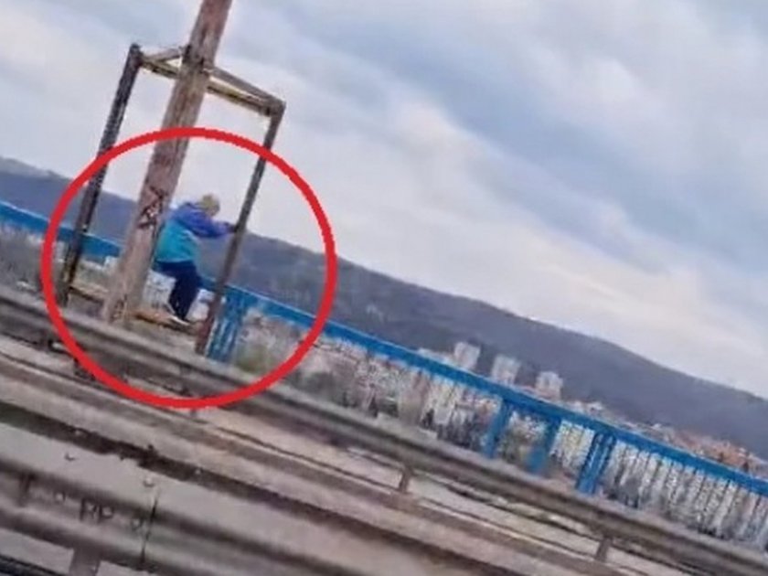 Само в Lupa.bg: Цивилни ченгета дебнат Аспаруховия мост за самоубийци