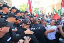 Трима полицаи са пострадали на протеста на "Възраждане" в София