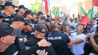Трима полицаи са пострадали на протеста на "Възраждане" в София
