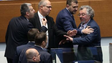 ЗА 50 БОНА: Манол Пейков заведе 78 страници иск срещу Копейкин