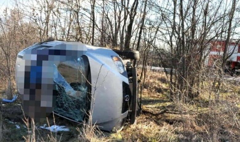 19-годишен се преобърна с колата си и загина