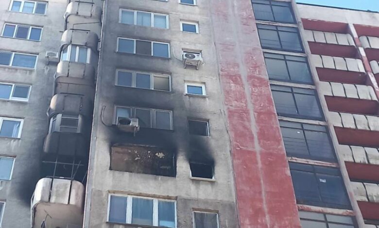 Евакуираха жилищен блок заради пожар в Пловдив