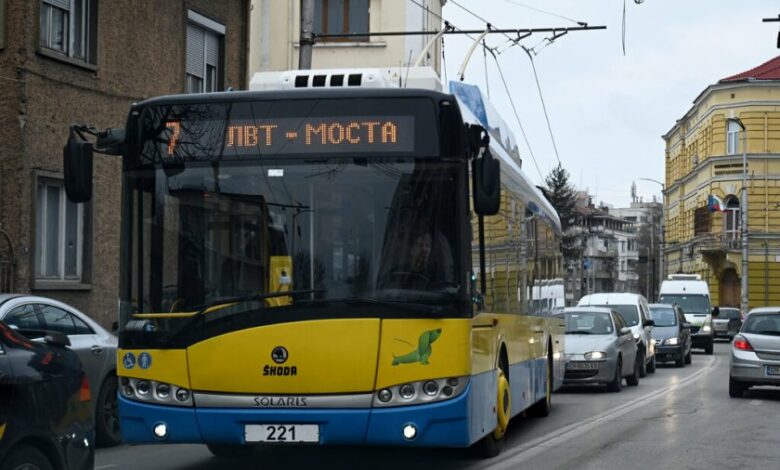 Нов вид измама: С оферти за карти за 3,30 лв. за тролеите в Плевен събират лични данни