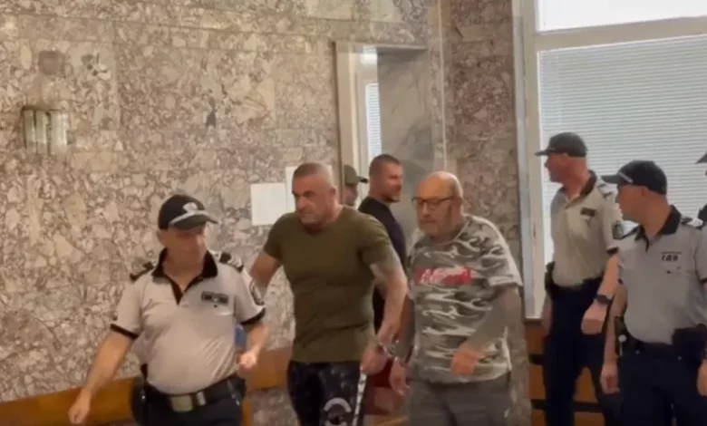 Оставиха у дома с електронни гривни рокерите от "Хелс Ейнджълс"