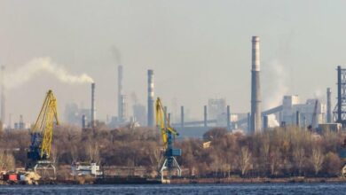 Украйна алармира: Наблюдава се дим в близост до товарното пристанище на Запорожката АЕЦ