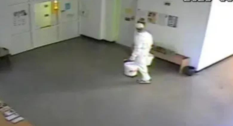 Заляха с фекалии шефката на Центъра за обществена подкрепа в Димитровград, трима мъже са задържани
