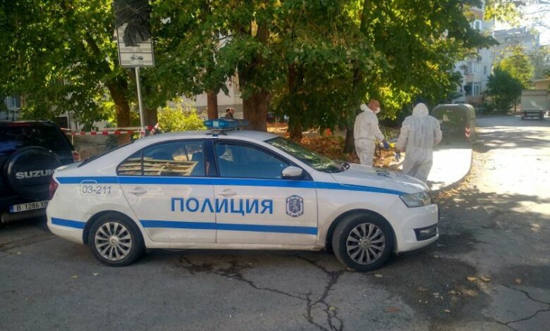 Водят наркомана, убил майка си във Варна, в психиатрията в Ловеч