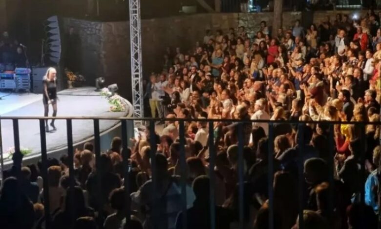 Дъртак ошамари наборка на концерт на Лили Иванова