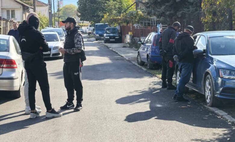 Заловиха двама за кражба на накити и автомобил