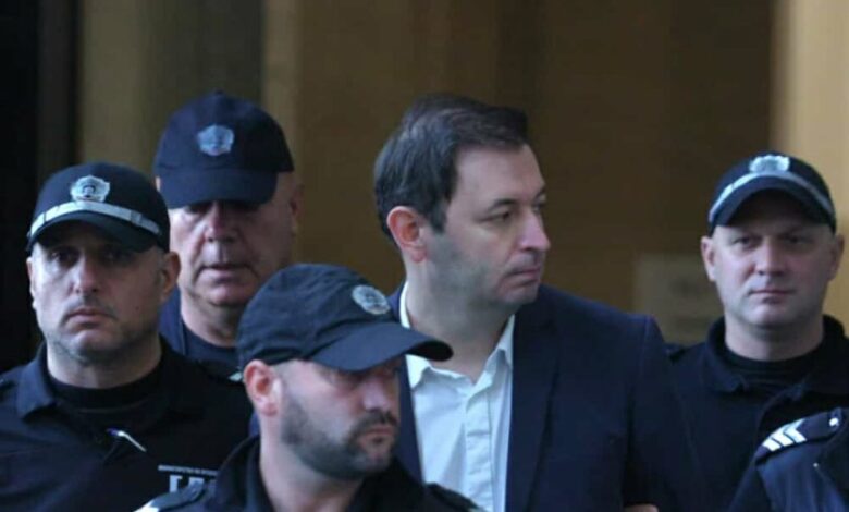 Заради телефонни разговори и съобщения: Върнаха Никола Барбутов в ареста
