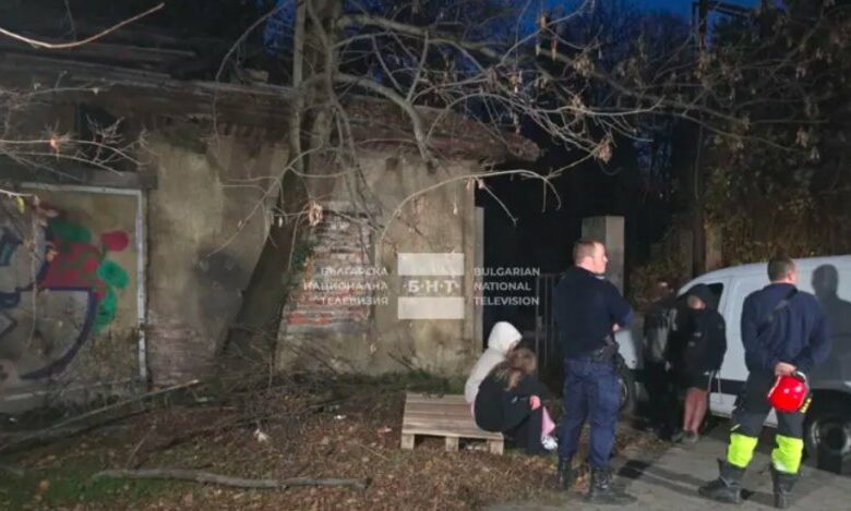 Децата, свалени от изоставената сграда в София, се качили да си направят селфи