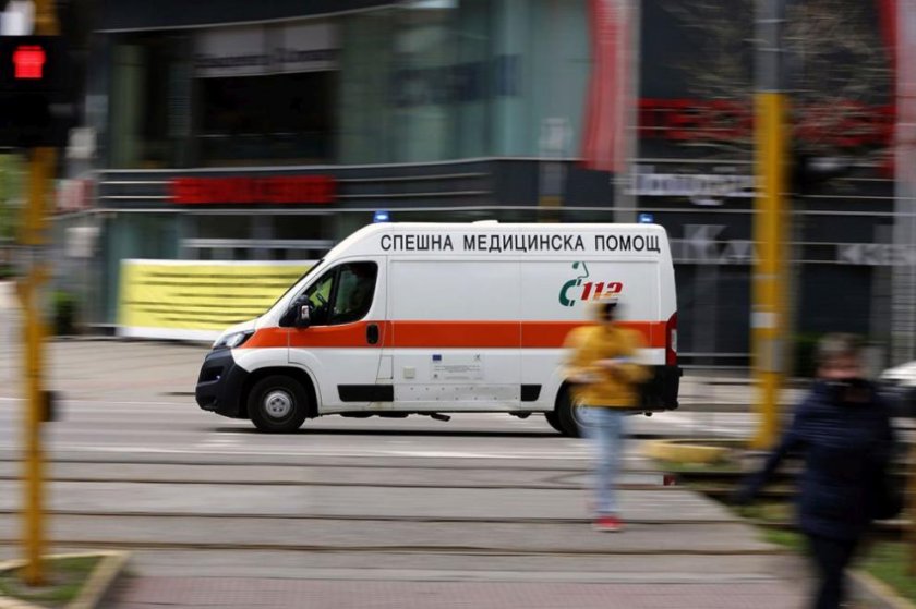 Линейка блъсна пешеходец в Симеоновград, той почина на път за болницата