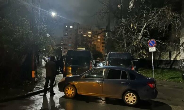 Повдигнаха обвинения на двамата автокрадци в София, ударили патрулка при гонка