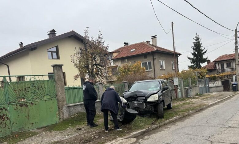Внимание: Катастрофа в село Лозен затруднява движението