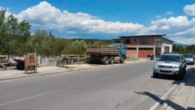 Пак! 20-годишен се вряза с колата си в паркиран камион край Добринище, загинал е на място
