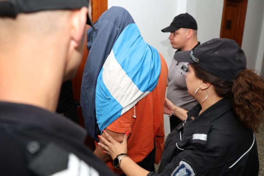Постоянен арест за шефа на ВиК-Бургас и служител, обвинени в безстопанственост