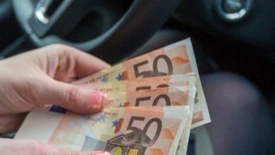 При спецакция в Черноморец: Задържаха двама служители на НАП за подкуп