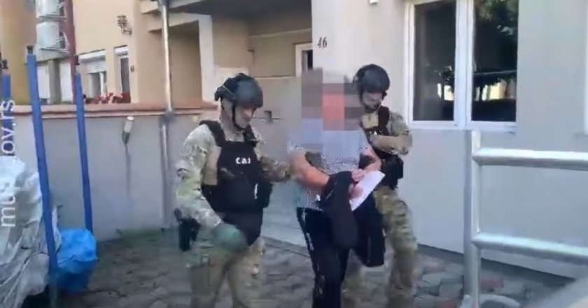 Разбиха на голям канал за мигранти