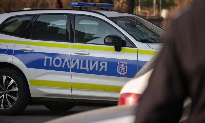 Разкриха нелегално казино в центъра на Бургас, задържани са 11 мъже