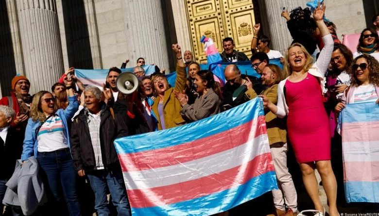 Съдът допусна промяна на пола за четирима транссексуални