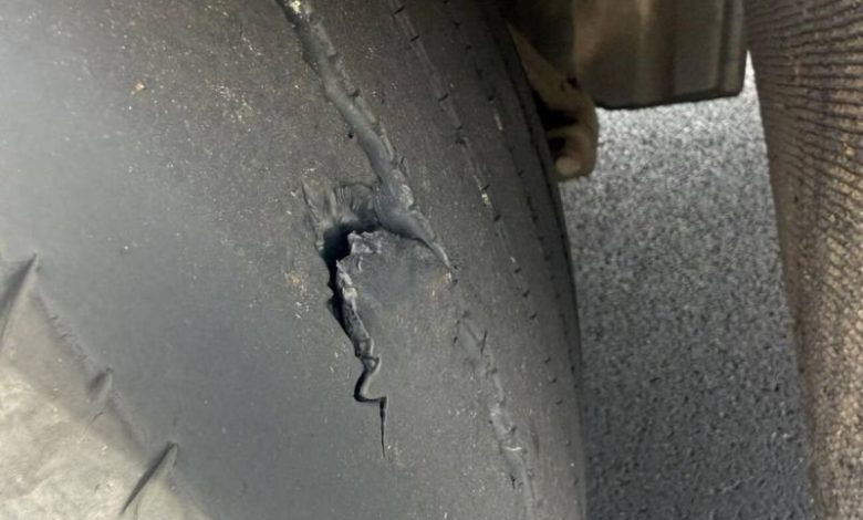 Вижте гумите на тир, спрян от движение по "Тракия"