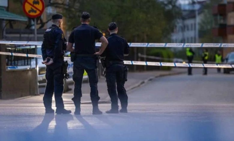 Кошмар в гимназия в Швеция: Психопат нападна ученици с меч, рани няколко от тях