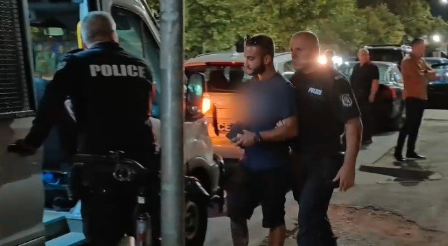 Мощна акция в Пловдив: Полицията задържа 18 младежи на сбирка на неонациси и фашисти