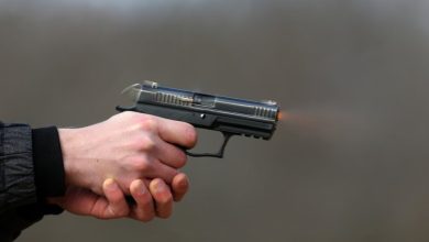 Рецидивист насочи пистолет срещу мъж в столично заведение